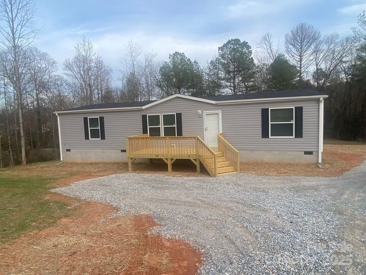 Property Photo:  1052 Benfield Woods  NC 28655 