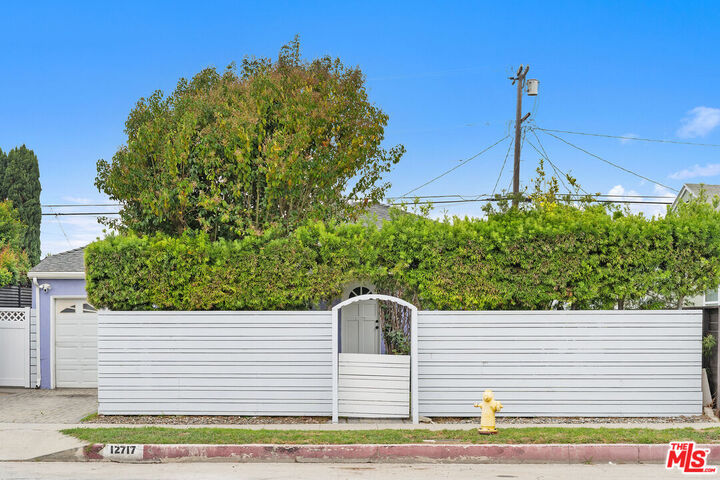 Property Photo: 12717 Culver Blvd CA 90066