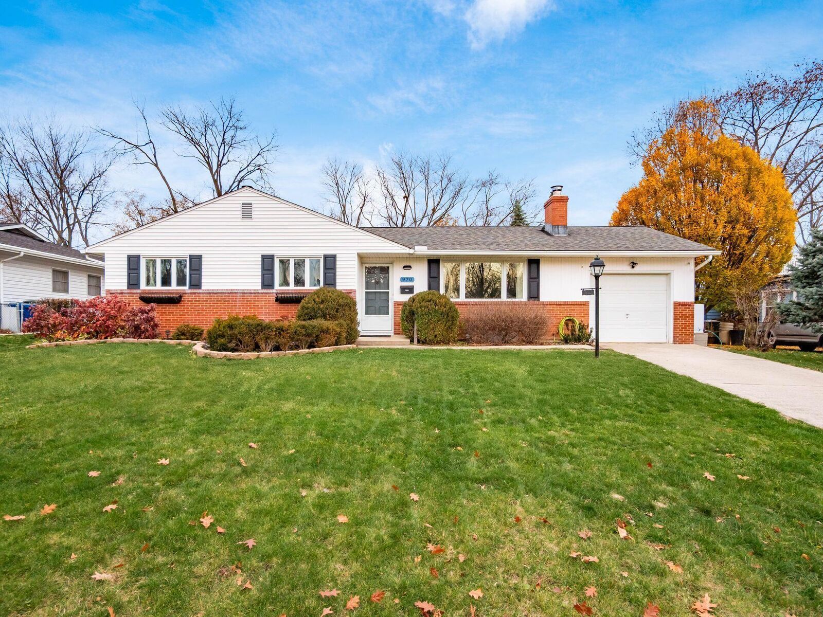 Property Photo: 970 Oberlin Drive OH 43221