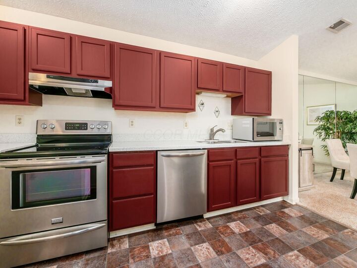 Property Photo:  6755 Meadow Creek Drive  OH 43235 