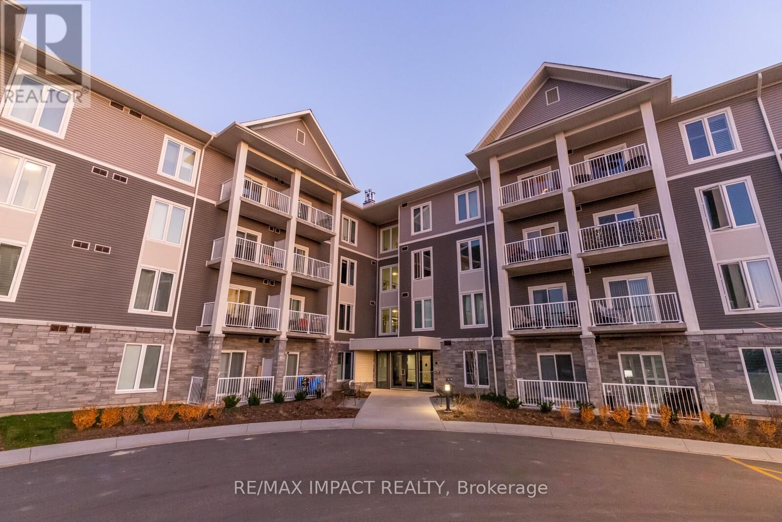 Property Photo:  290 Liberty Street North 209  ON L1C 3K6 