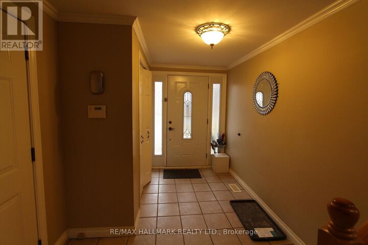 Property Photo:  8 Meadowland Avenue  ON L4N 2Y4 