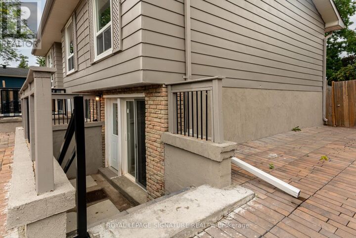 Property Photo:  235 Cedar Crescent Lower  ON L4N 4A6 