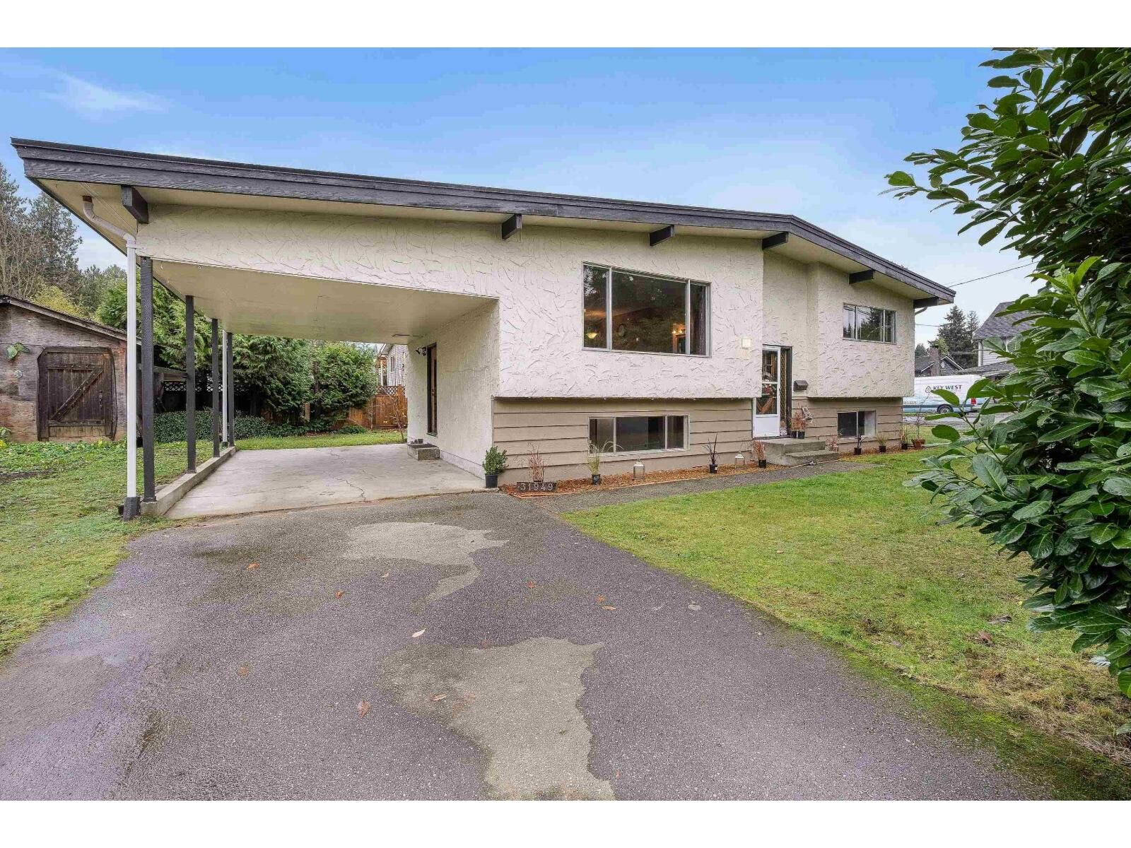 Photo de la propriété:  31949 Silverdale Avenue  BC V2V 2L2 