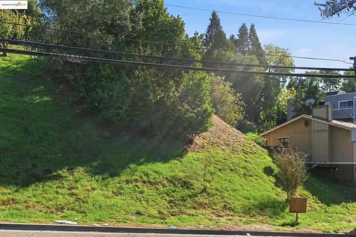 Property Photo:  9680 Mountain Blvd  CA 94605 