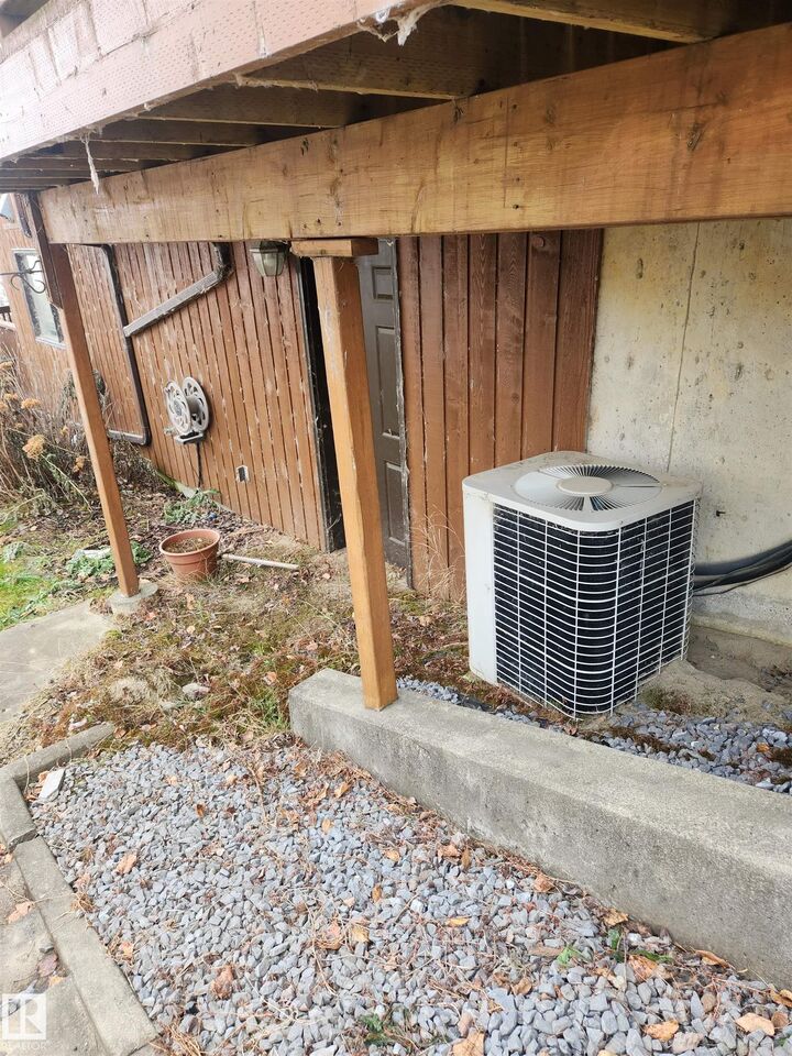 Property Photo: 52231 Rge Road 24 5 AB T7Y 2K7