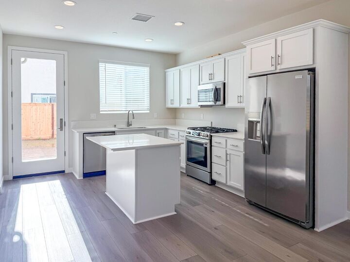 Property Photo:  796 Laina Avenue  CA 93636 