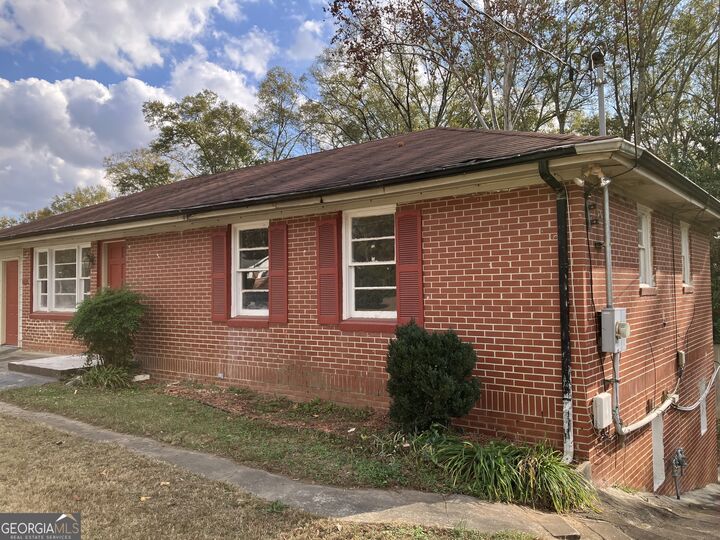 Property Photo:  1031 Pine Street NE  GA 30012 
