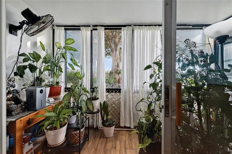 Property Photo:  9520 S Hollybrook Lake Dr 103  FL 33025 