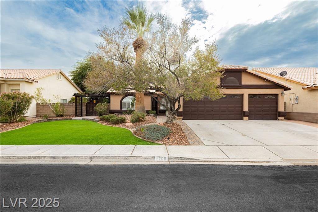 Property Photo:  1709 Golden Horizon Drive  NV 89123 
