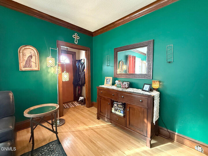 Property Photo: 866 Central Avenue N ND 58072