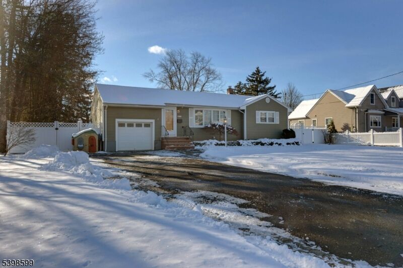 Property Photo:  17 Garden Pl  NJ 07444 