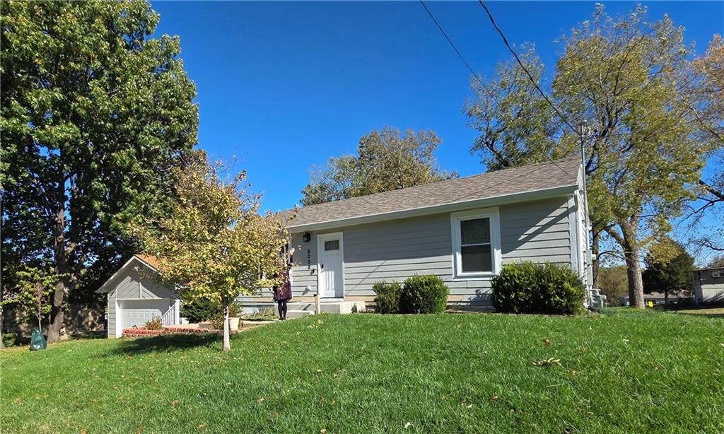 Property Photo: 5003 Knox Avenue KS 66203