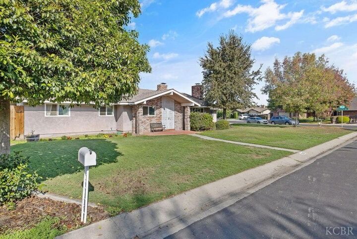 3312 W Cutler Avenue  Visalia CA 93277 photo