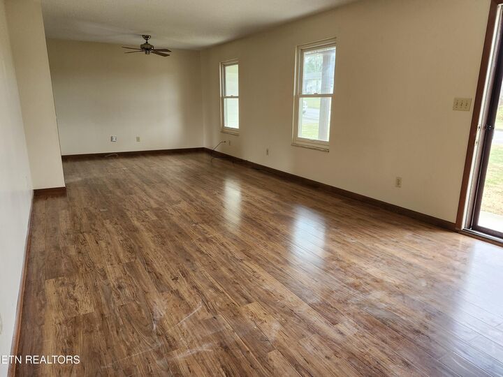 Property Photo: 902 Laurie St TN 37803