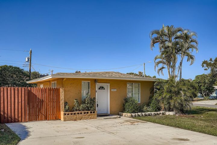 Property Photo: 13698 120th Street FL 33778