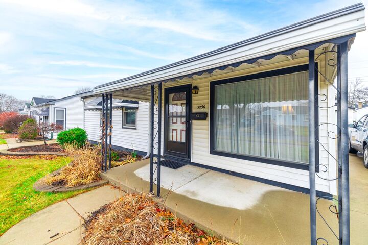 Property Photo:  3256 S Stella Court  MI 48183 