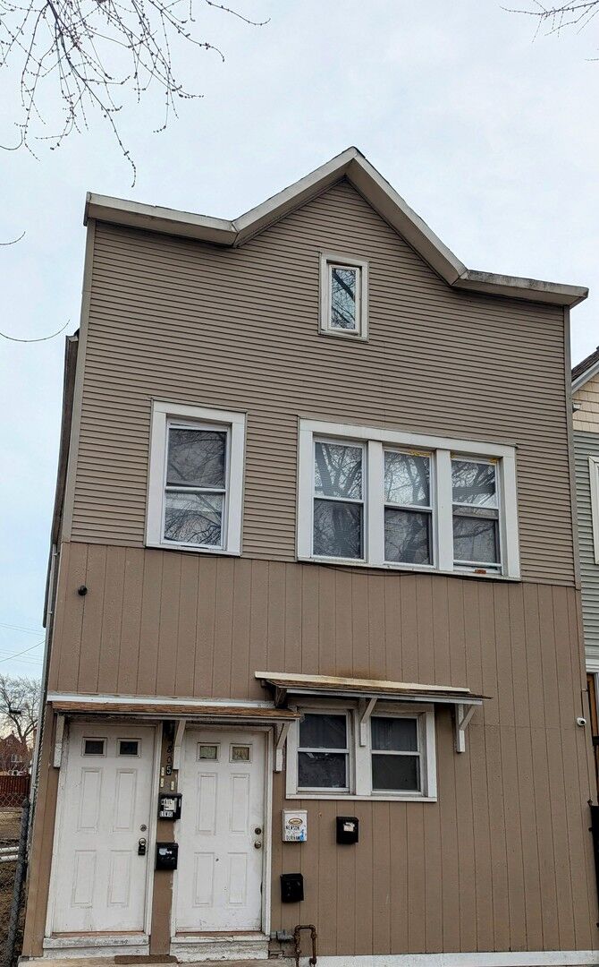 Property Photo: 4805 S Elizabeth Street IL 60609