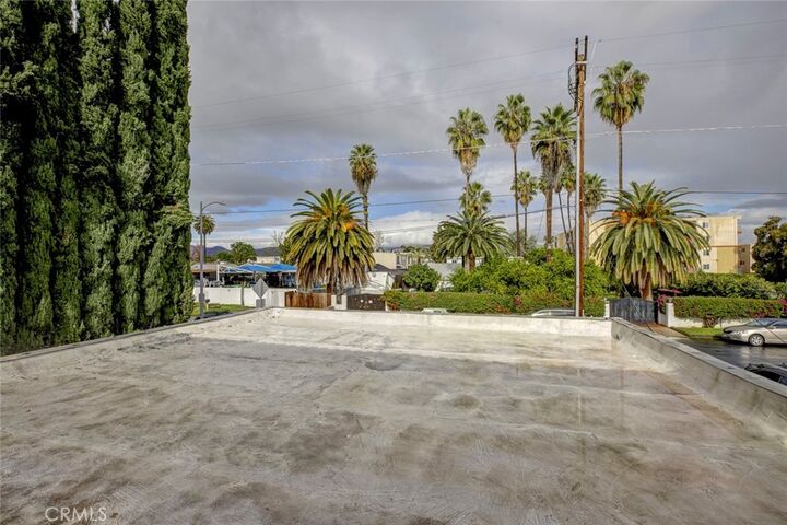 Property Photo: 20442 Runnymede CA 91306