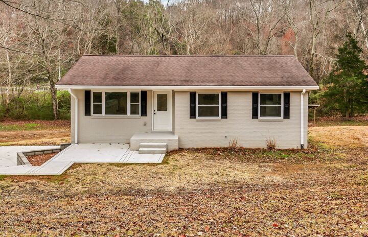 Property Photo:  216 Valley View Rd  TN 37058 