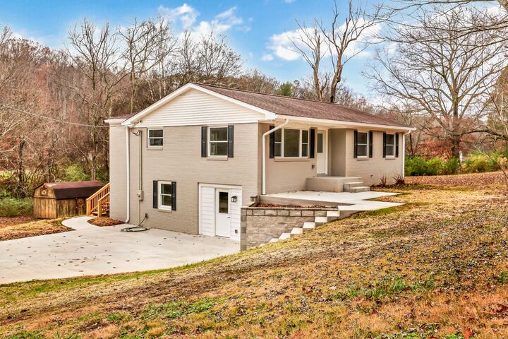 Property Photo:  216 Valley View Rd  TN 37058 