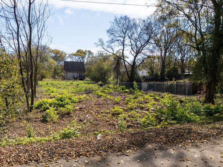 Property Photo:  1720 Roger Avenue  TN 37207 