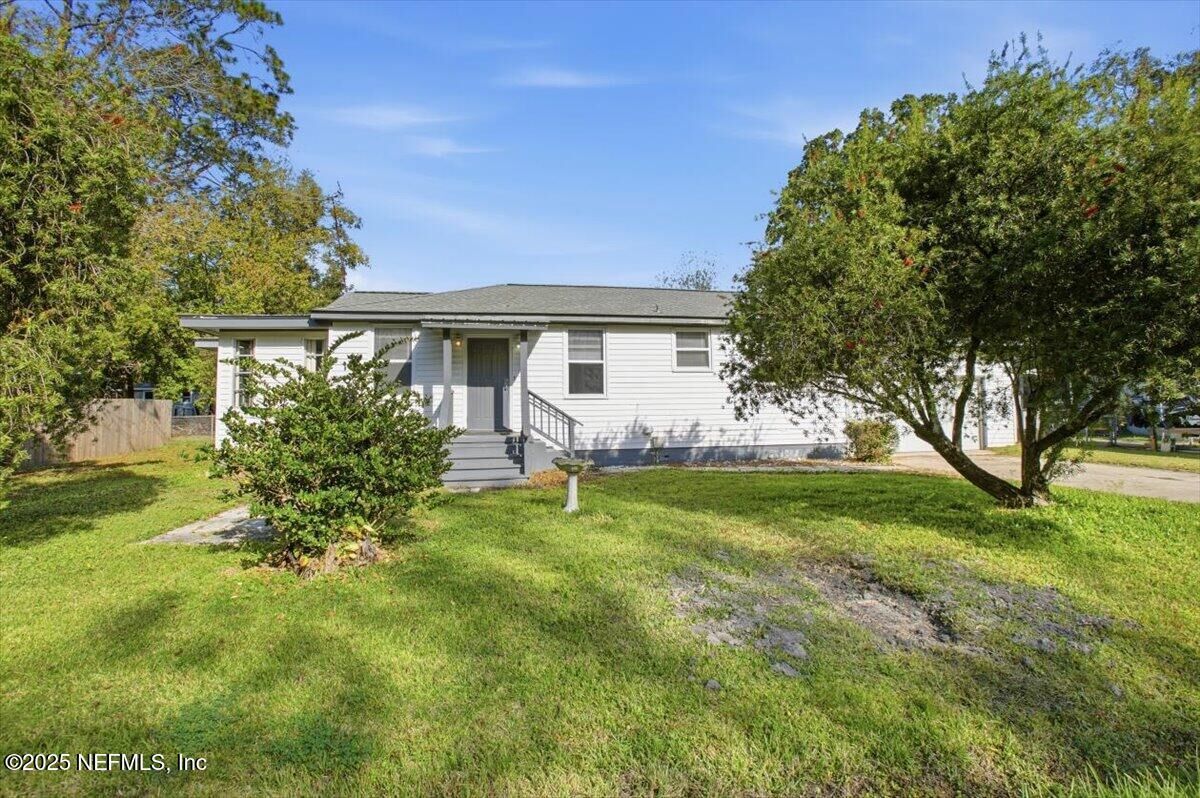 Property Photo: 5225 Rosselle Street FL 32254
