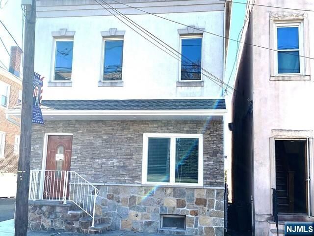 Property Photo:  302 Kingsland Avenue 2  NJ 07071 