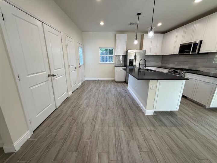 Property Photo: 2603 Pine Street TX 75215