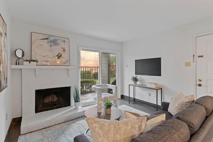 Property Photo: 6900 Skillman Street 406 TX 75231