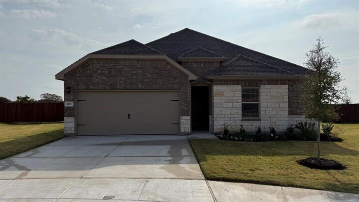 Property Photo:  321 Gallant Man Court  TX 76049 