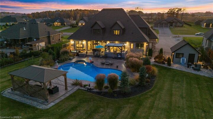 Property Photo:  24 Tedley Boulevard  ON N3T 0E3 