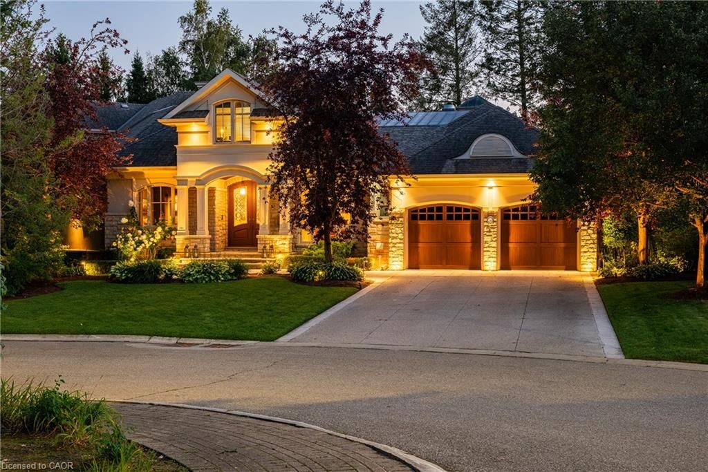 Property Photo:  38 Shorewood Place  ON L6K 3Y4 