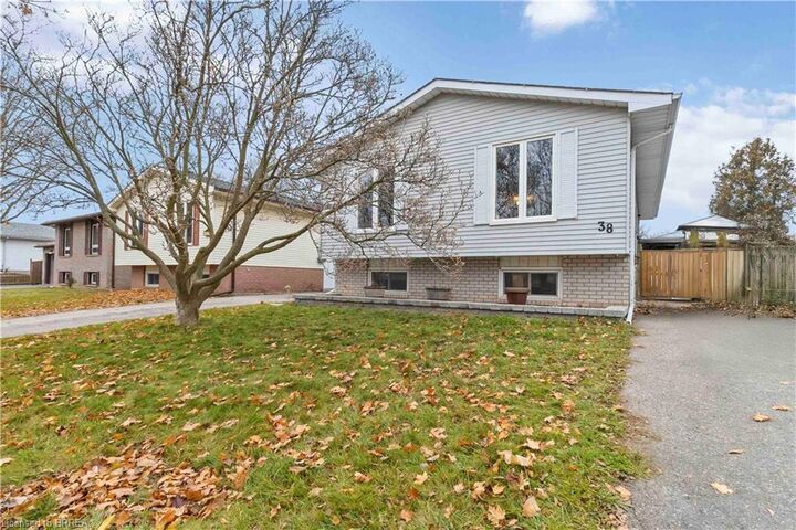 Property Photo:  38 Sympatica Crescent  ON N3P 1G4 