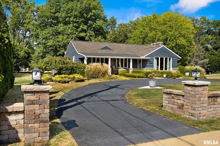 1017 W Northmoor Road  Peoria IL 61614 photo