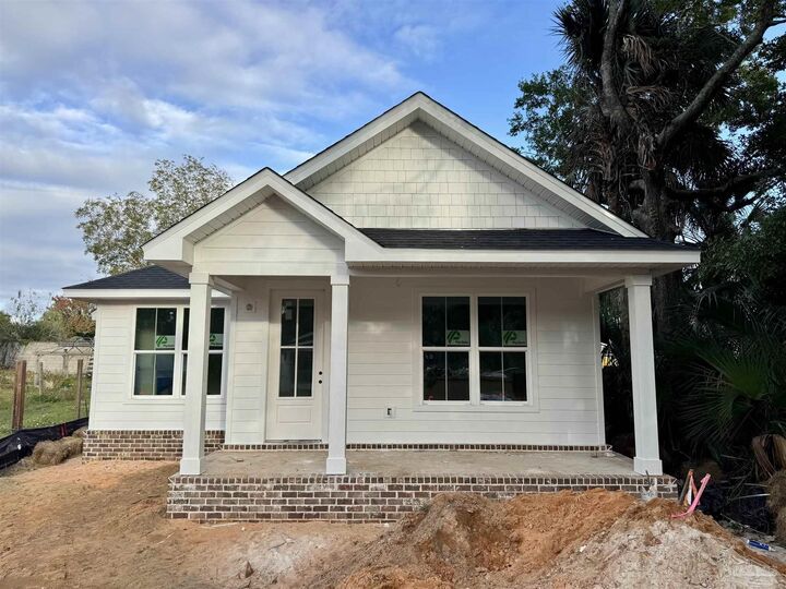 Property Photo: 1212 N 6th Ave FL 32503