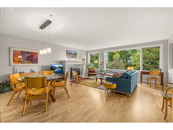 Property Photo: 780 NW Westover Sq 3 OR 97210