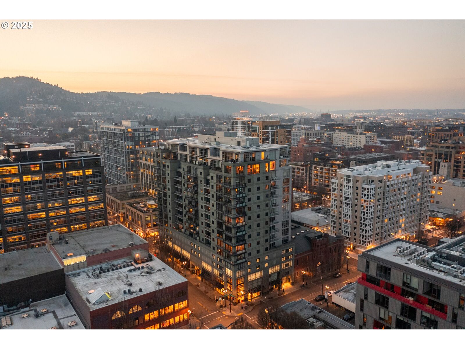 Property Photo:  1025 NW Couch St 717  OR 97209 