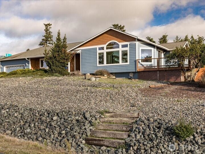 Property Photo:  670  El Prado Avenue  WA 98239 