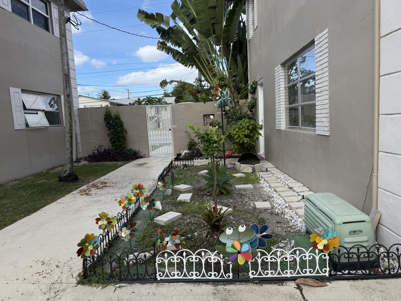 Property Photo: 500 SW 15th Street 109 FL 33060