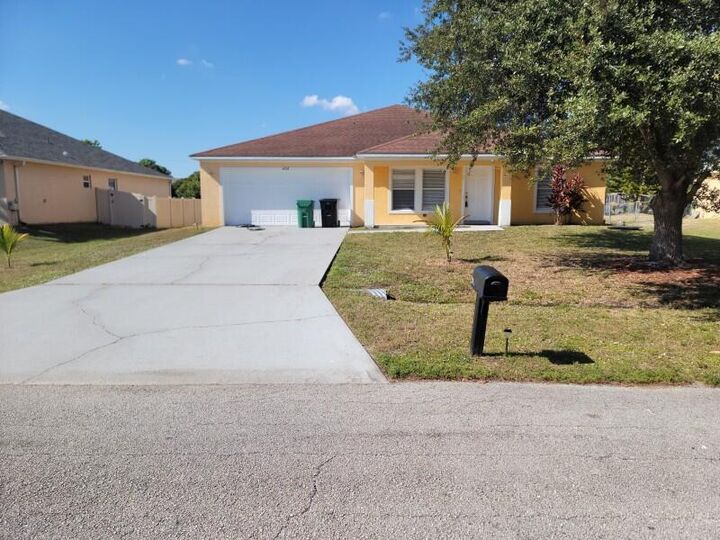 4232 SW Winslow Street  Port Saint Lucie FL 34953 photo