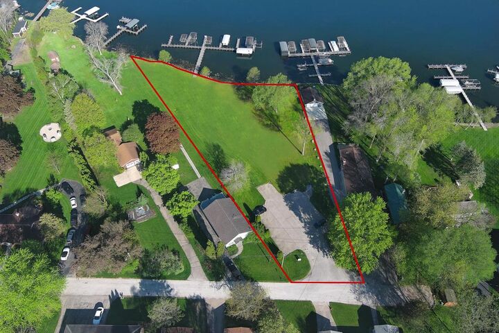 Property Photo:  413 Strauss Unit 11 Avenue  WI 54941 