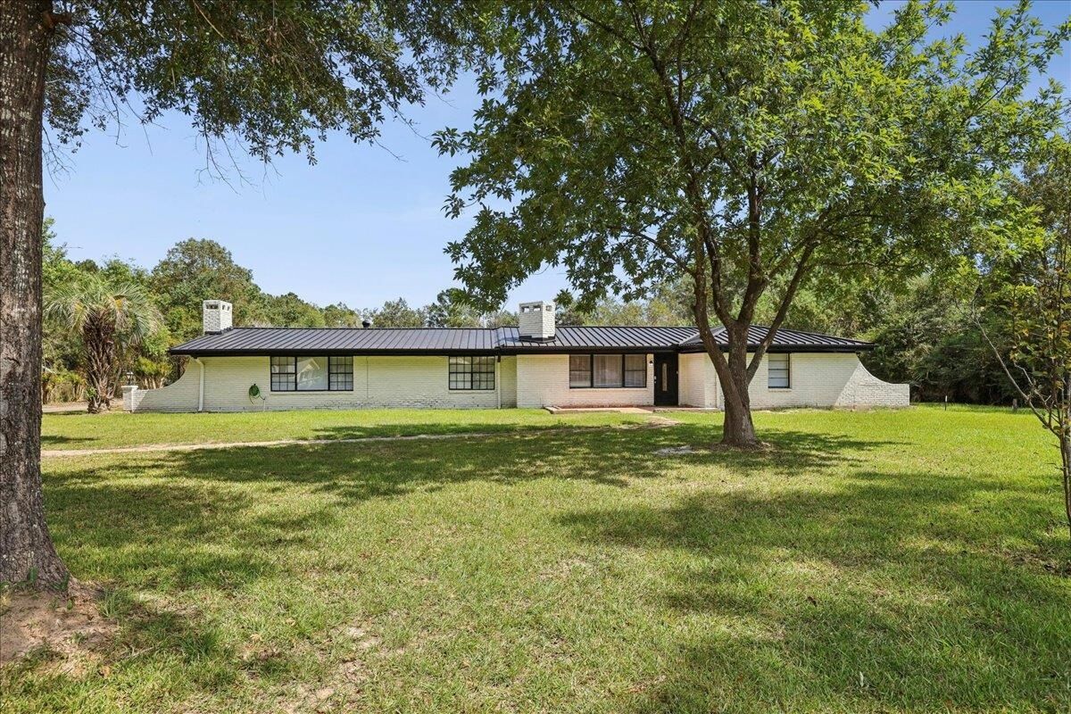 Property Photo: 3408 Lawn Oak Dr TX 77632