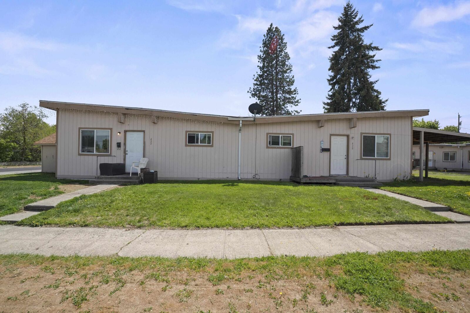 Property Photo:  420 E Sanson Ave  WA 99207 