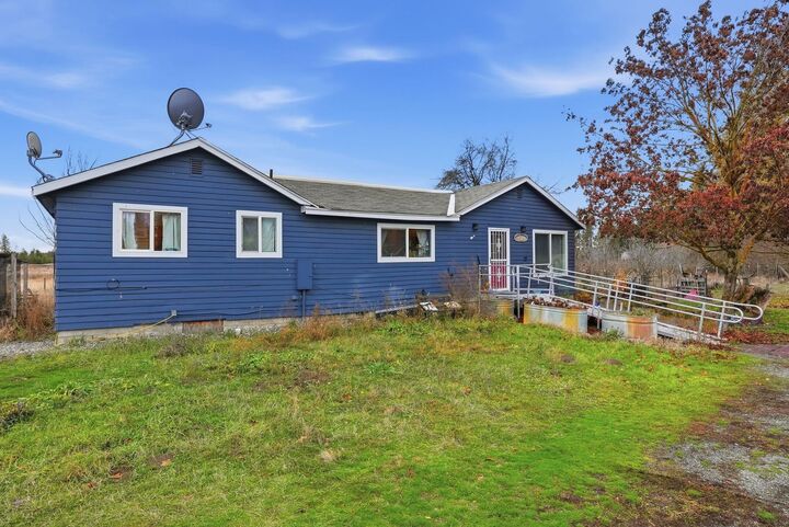 Property Photo: 14808 W Four Mound Rd WA 99026