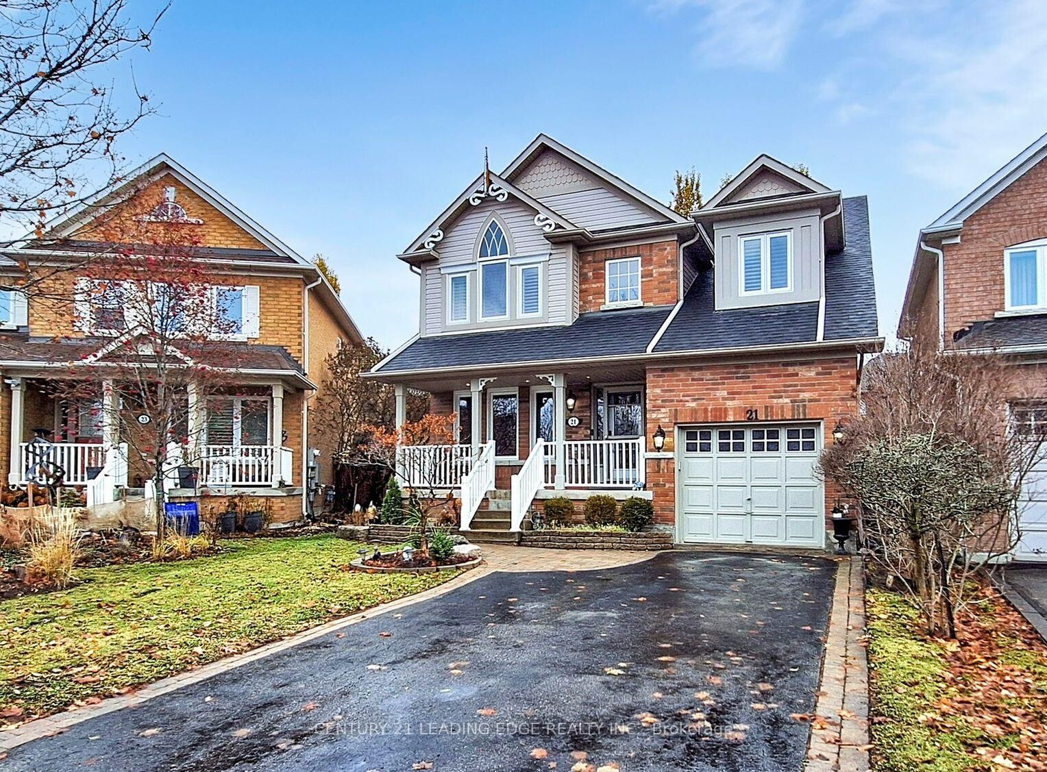 Property Photo:  21 Watkins Glen Crescent  ON L3G 7P3 