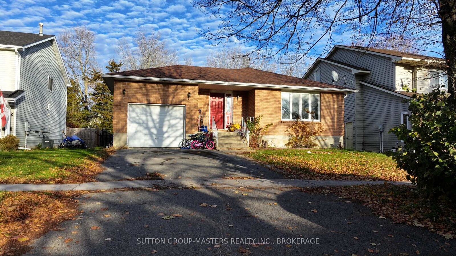 Property Photo: 14 Heritage Drive ON K0H 1G0
