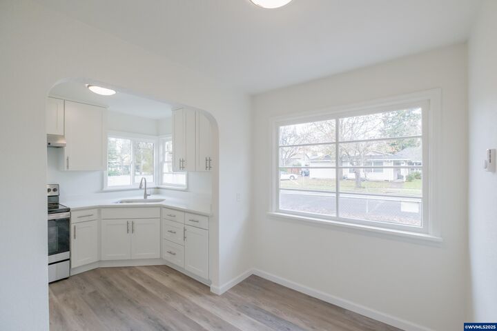 Property Photo:  1690 Trade St SE  OR 97301 