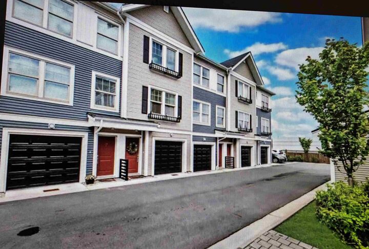 Property Photo: 32633 Simon Avenue 26 BC V2T 0G9