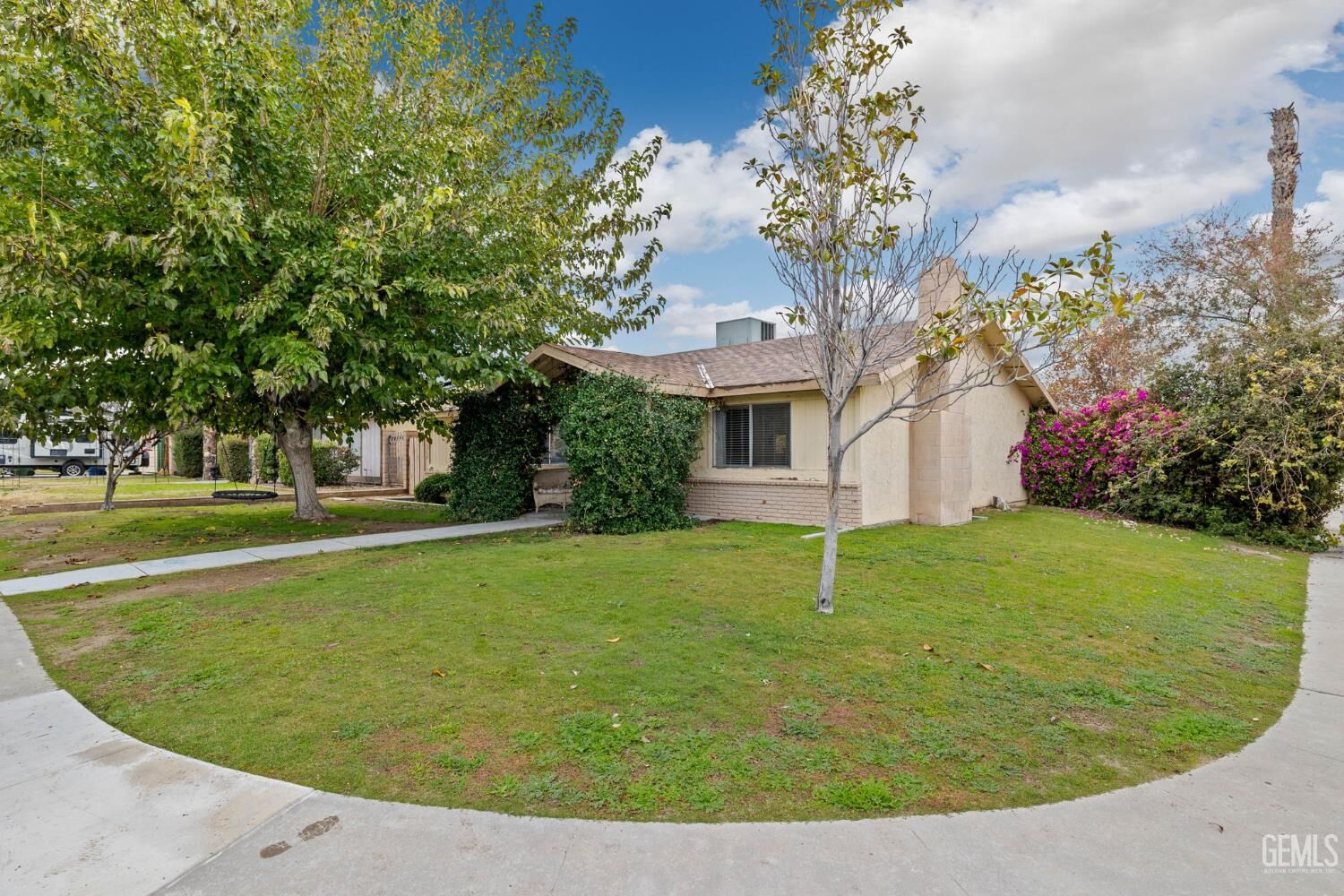 Property Photo:  600 Sunset Lane  CA 93268 